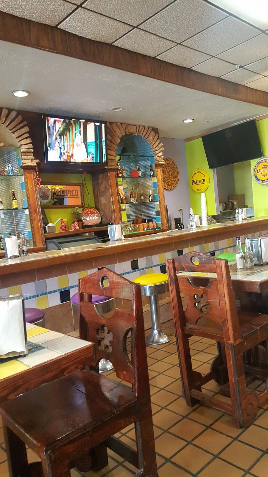 Las Tias Mexican Restaurant | restaurant | 212 Main St, West Chicago, IL 60185, USA | 6302316550 OR +1 630-231-6550