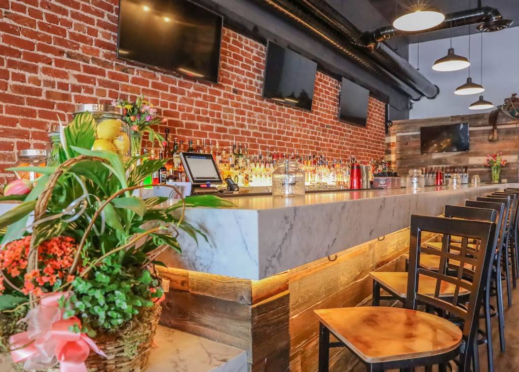 Juniors | restaurant | 939 N Central Ave, Tracy, CA 95376, USA | 2098799043 OR +1 209-879-9043