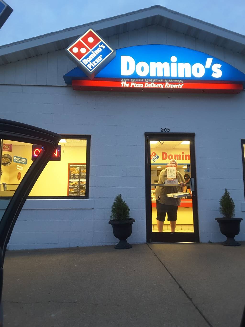 Dominos Pizza | meal delivery | 205 Creel St, St Marys, WV 26170, USA | 3046842684 OR +1 304-684-2684
