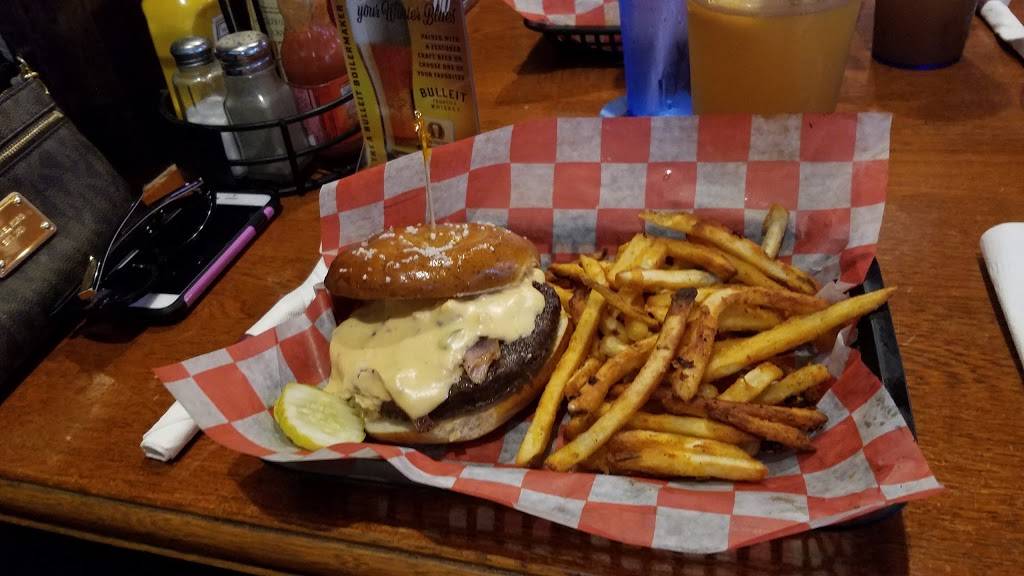 Pour Haus Tavern | restaurant | 536 Miamisburg Centerville Rd, Dayton, OH 45459, USA | 9374393688 OR +1 937-439-3688