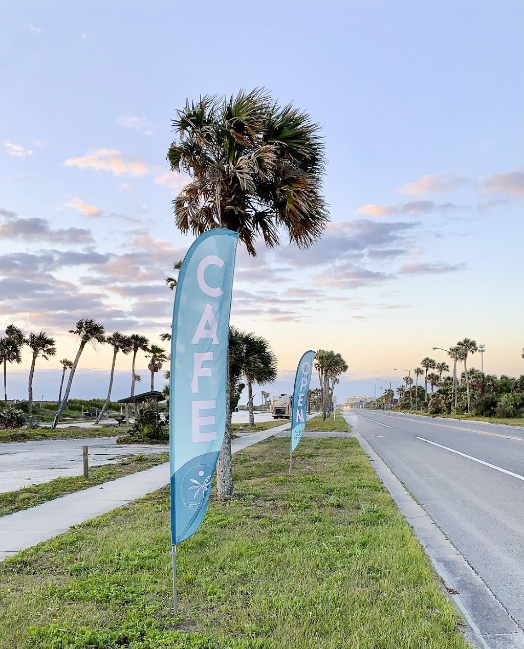 Ragga Surf Cafe | restaurant | 9650 N Ocean Shore Blvd, Marineland, FL 32060, USA | 9042741962 OR +1 904-274-1962