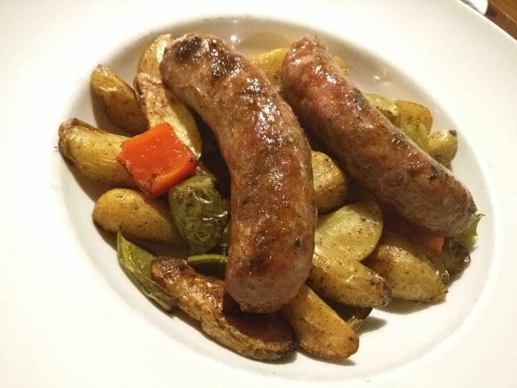 Varanos Italian Restaurant | restaurant | 60 Mile Rd, Wells, ME 04090, USA | 2076418550 OR +1 207-641-8550