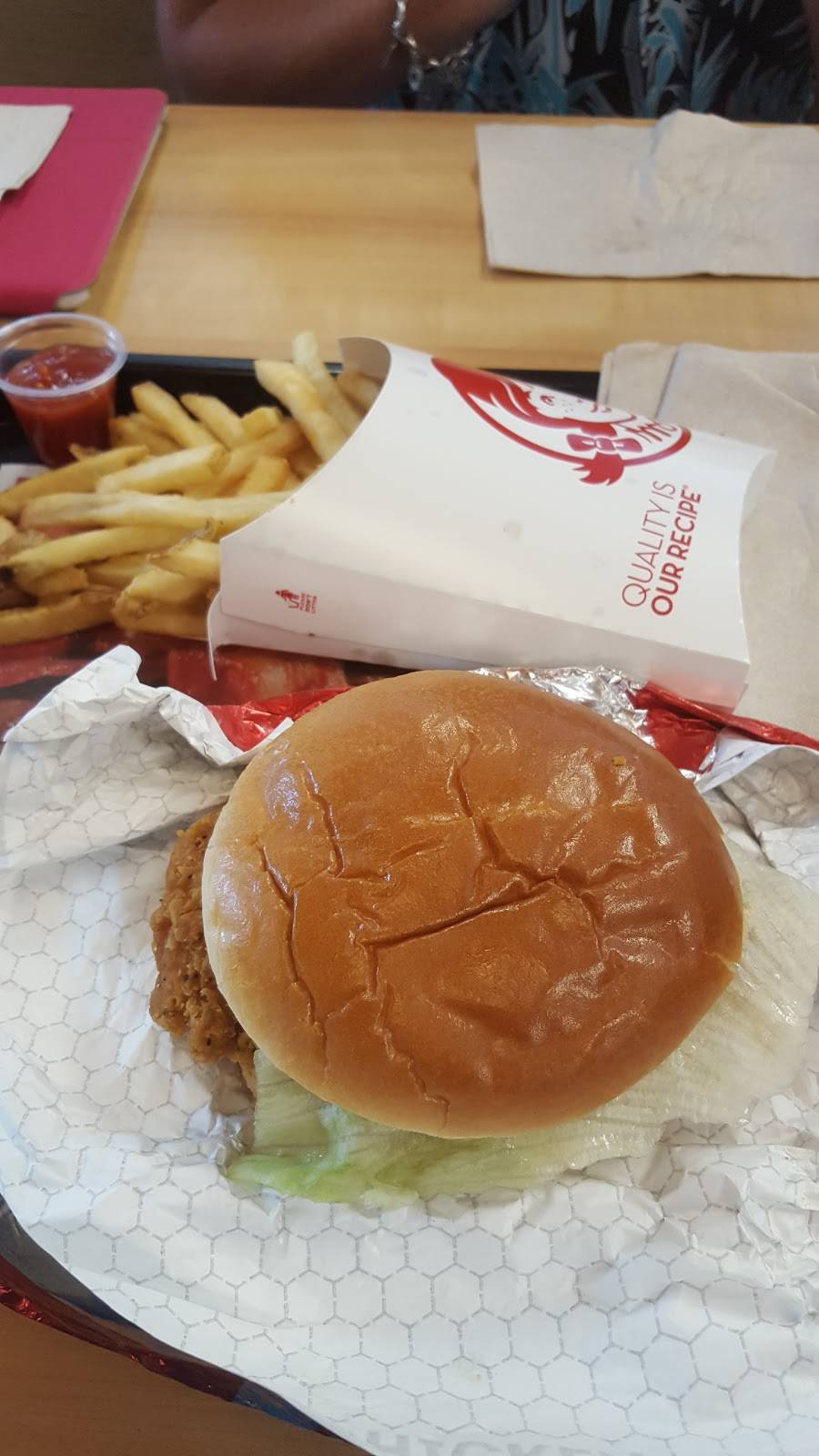 Wendys | restaurant | 2330 Madison St, Clarksville, TN 37043, USA | 9315513414 OR +1 931-551-3414