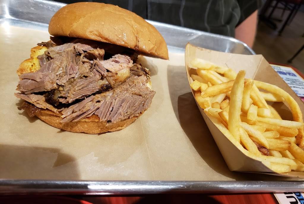 Mavericks Real Roast Beef | restaurant | 1746 Lexington Ave N, Roseville, MN 55113, USA | 6514939672 OR +1 651-493-9672