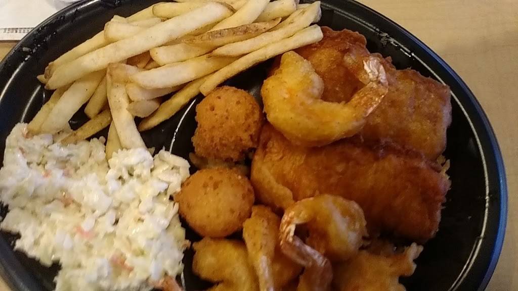 Long John Silvers | restaurant | 2785 28th St SE, Grand Rapids, MI 49512, USA | 6169429090 OR +1 616-942-9090