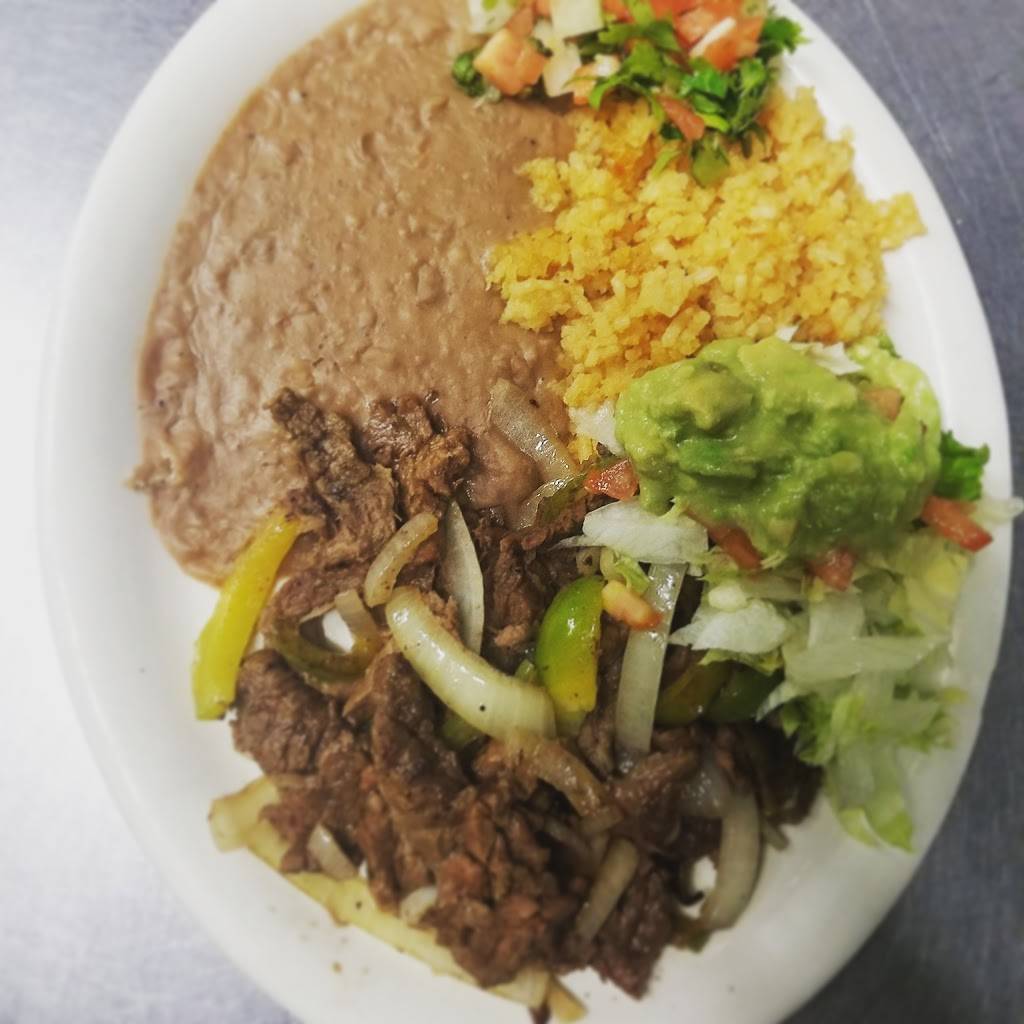 Las Palmas Cafe | restaurant | 107 W Front St, Falls City, TX 78113, USA | 8302543096 OR +1 830-254-3096