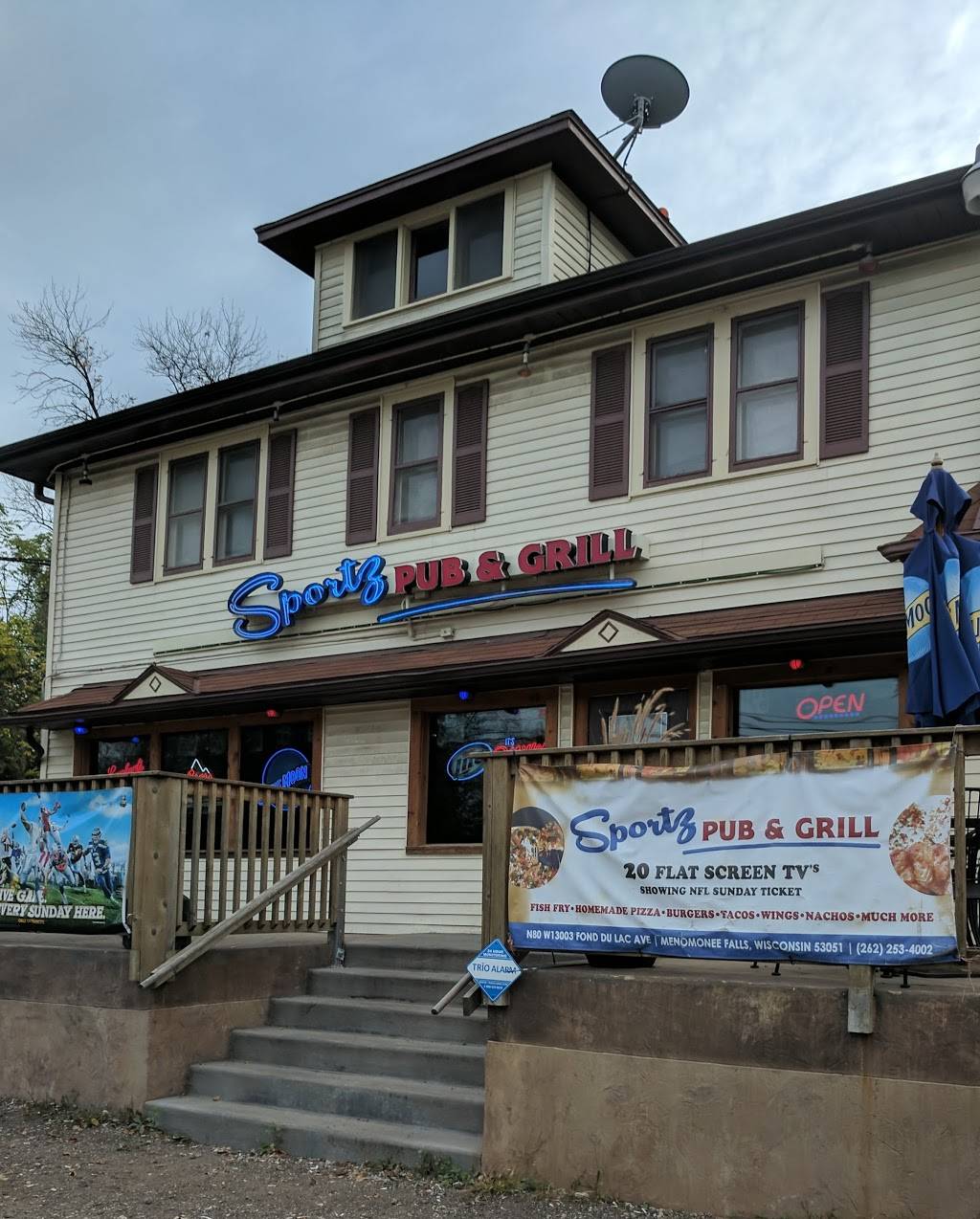 Sportz Pub and Grill | restaurant | N80W13003 W Fond Du Lac Ave, Menomonee Falls, WI 53051, USA | 2622534002 OR +1 262-253-4002