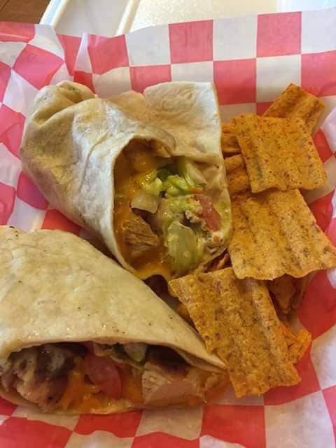 Truckin Awesome | restaurant | 4885 West St, Eaton Rapids, MI 48827, USA | 5178944851 OR +1 517-894-4851