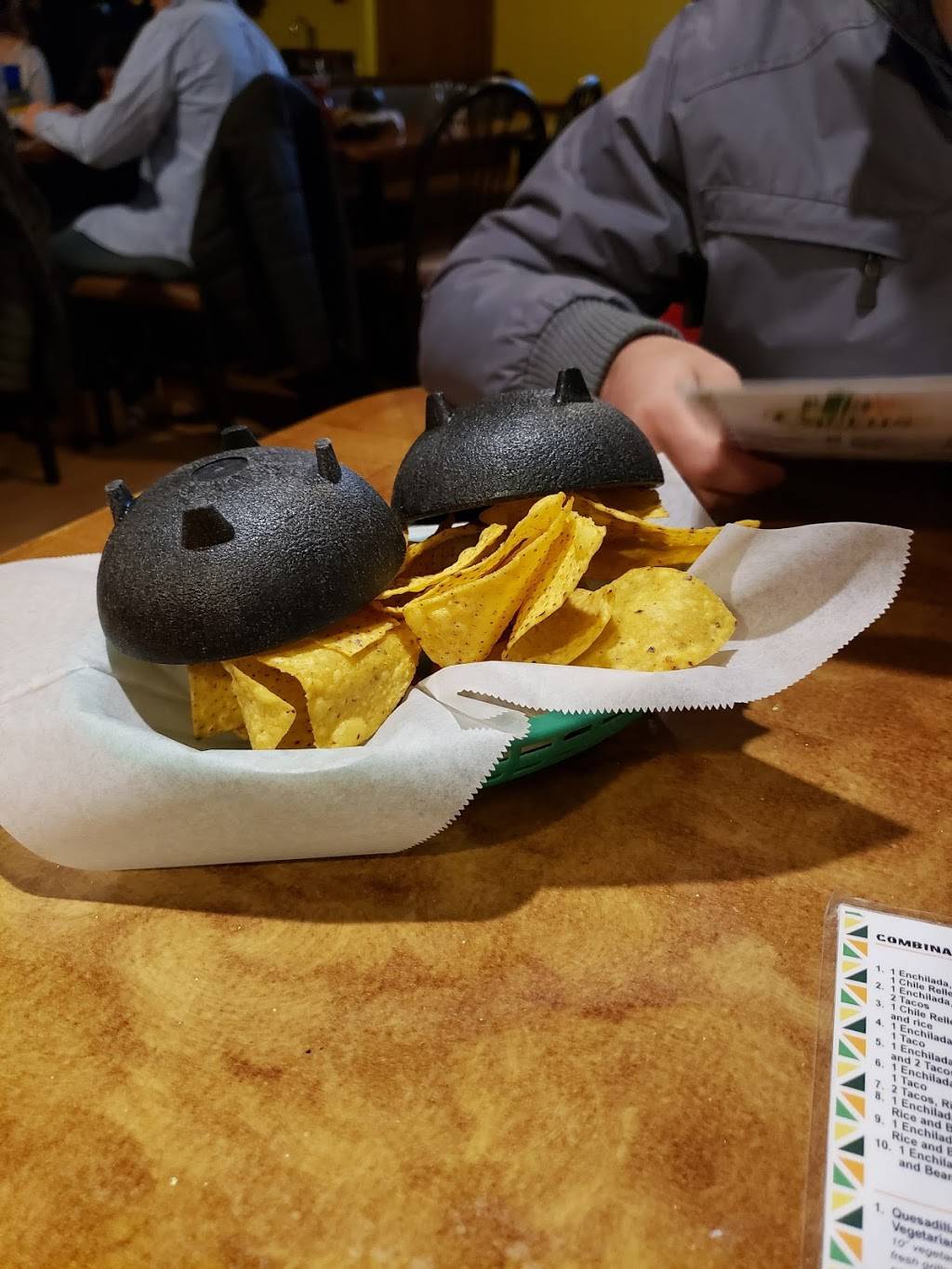 Harolds Chicken #25 | restaurant | 316 E Burlington St, Iowa City, IA 52240, USA | 3193836230 OR +1 319-383-6230