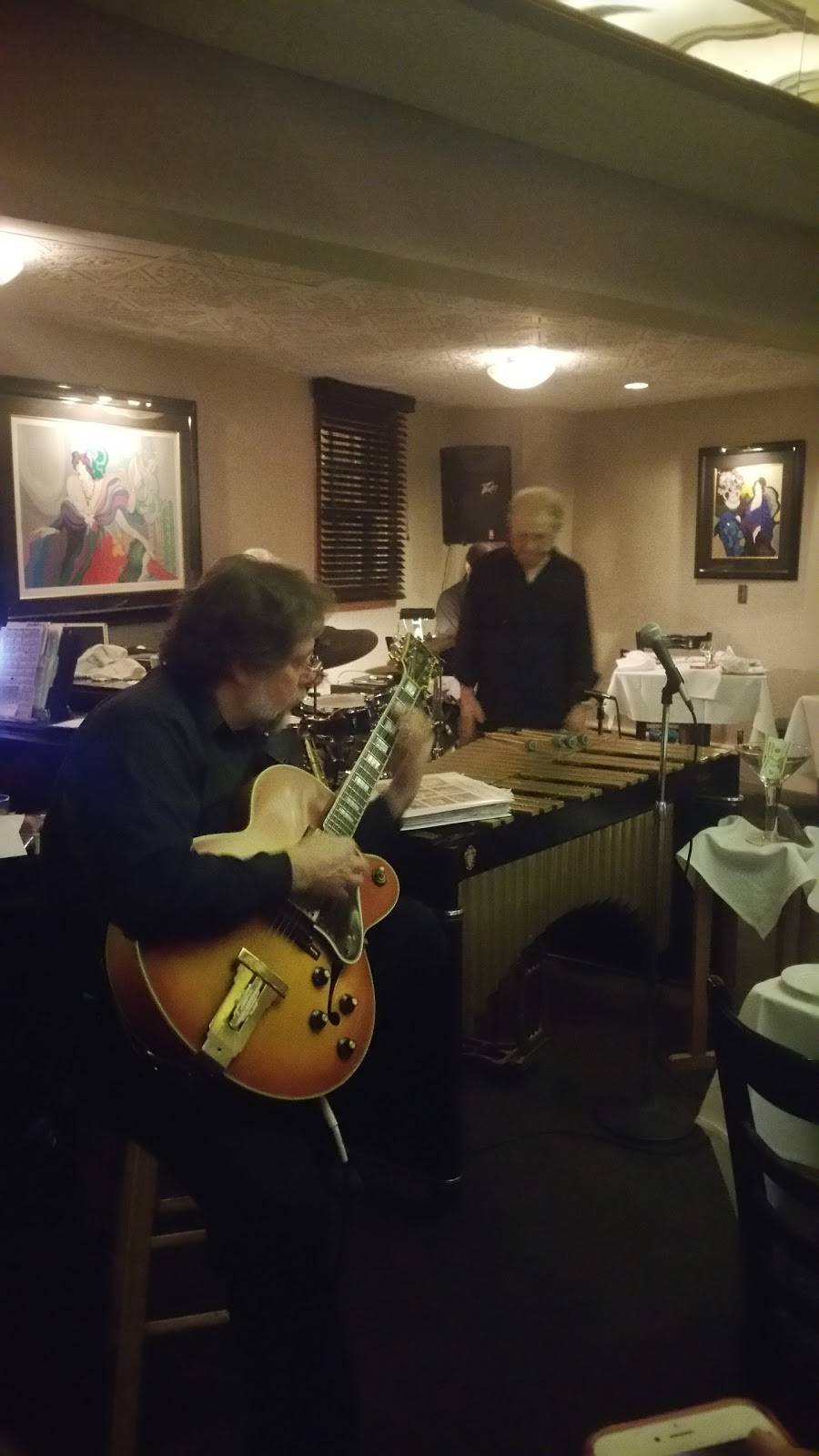 Marianaccis | restaurant | 24 Sherman St, Port Chester, NY 10573, USA | 9149393450 OR +1 914-939-3450