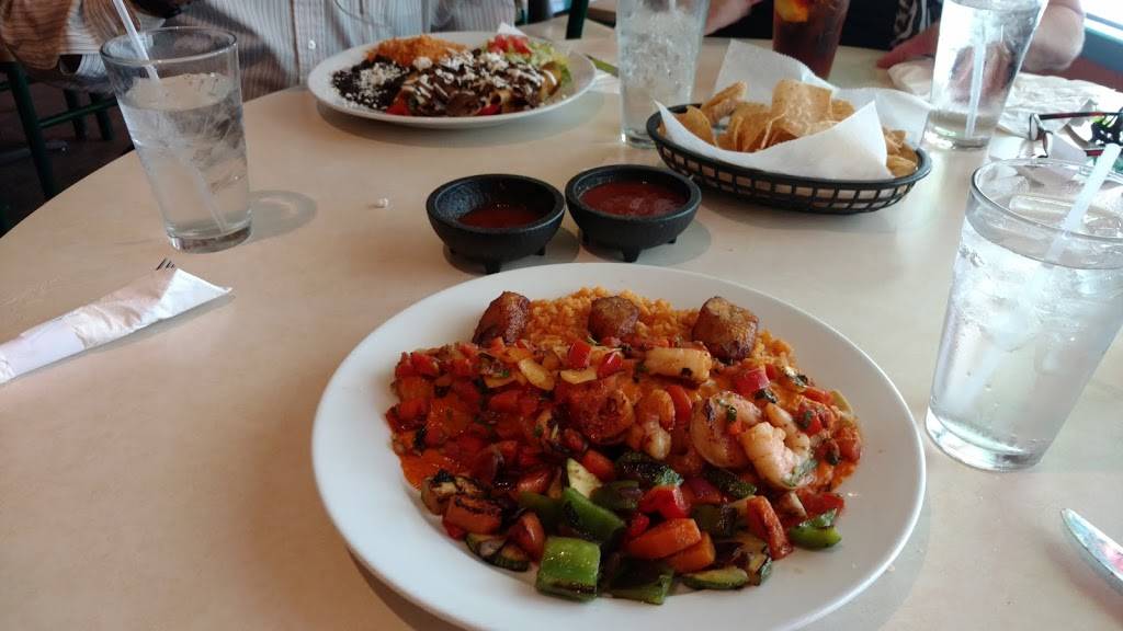 Taco Amigo | restaurant | 2104 Silvernail Rd, Pewaukee, WI 53072, USA | 2625440104 OR +1 262-544-0104