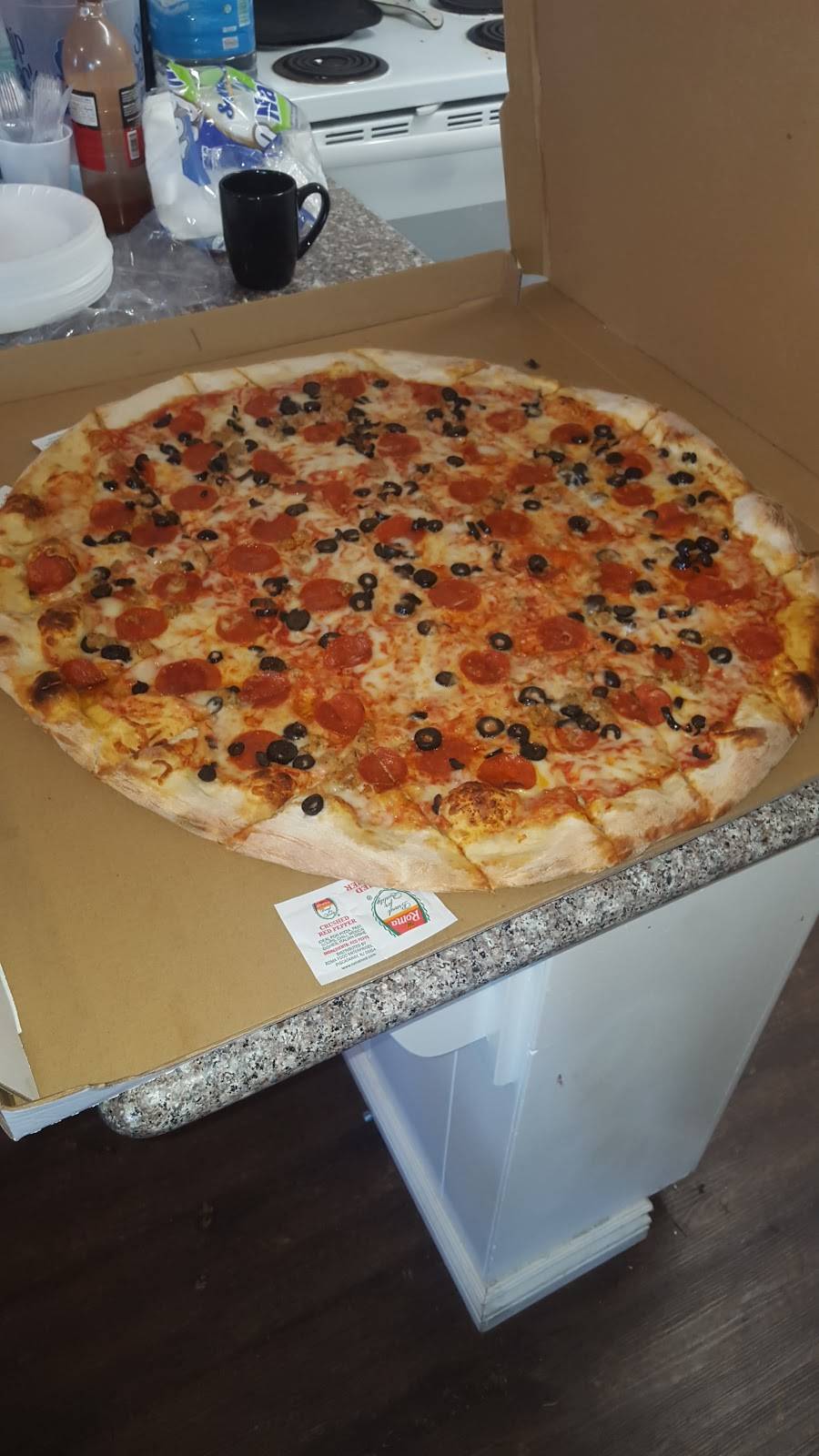 Liberty Giant Pizza | restaurant | 1419 Hilltop Dr # E, Chula Vista, CA 91911, USA | 6195853111 OR +1 619-585-3111