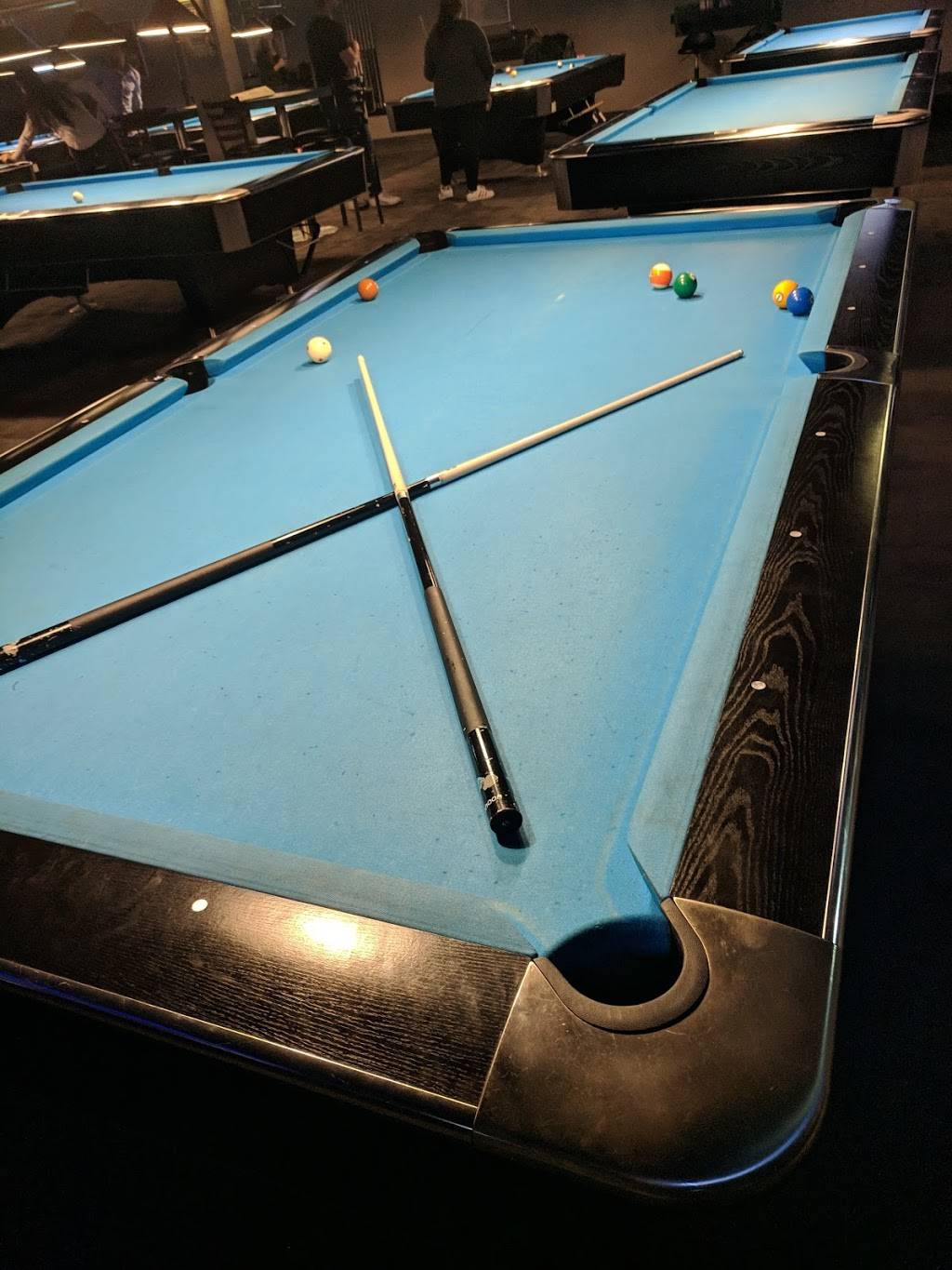 Johnnys Bar Billards | restaurant | 11749 Boul de Pierrefonds, Pierrefonds, QC H9A 1A1, Canada | 5146834000 OR +1 514-683-4000