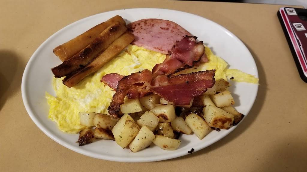 Reynolds Restaurant | restaurant | 874 Clyde Ave, Ottawa, ON K1Z 5A2, Canada | 6137282391 OR +1 613-728-2391