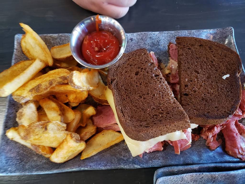 Tight Ends Sports Bar & Grill | restaurant | 524 S Seneca St, Wichita, KS 67213, USA | 3165002345 OR +1 316-500-2345