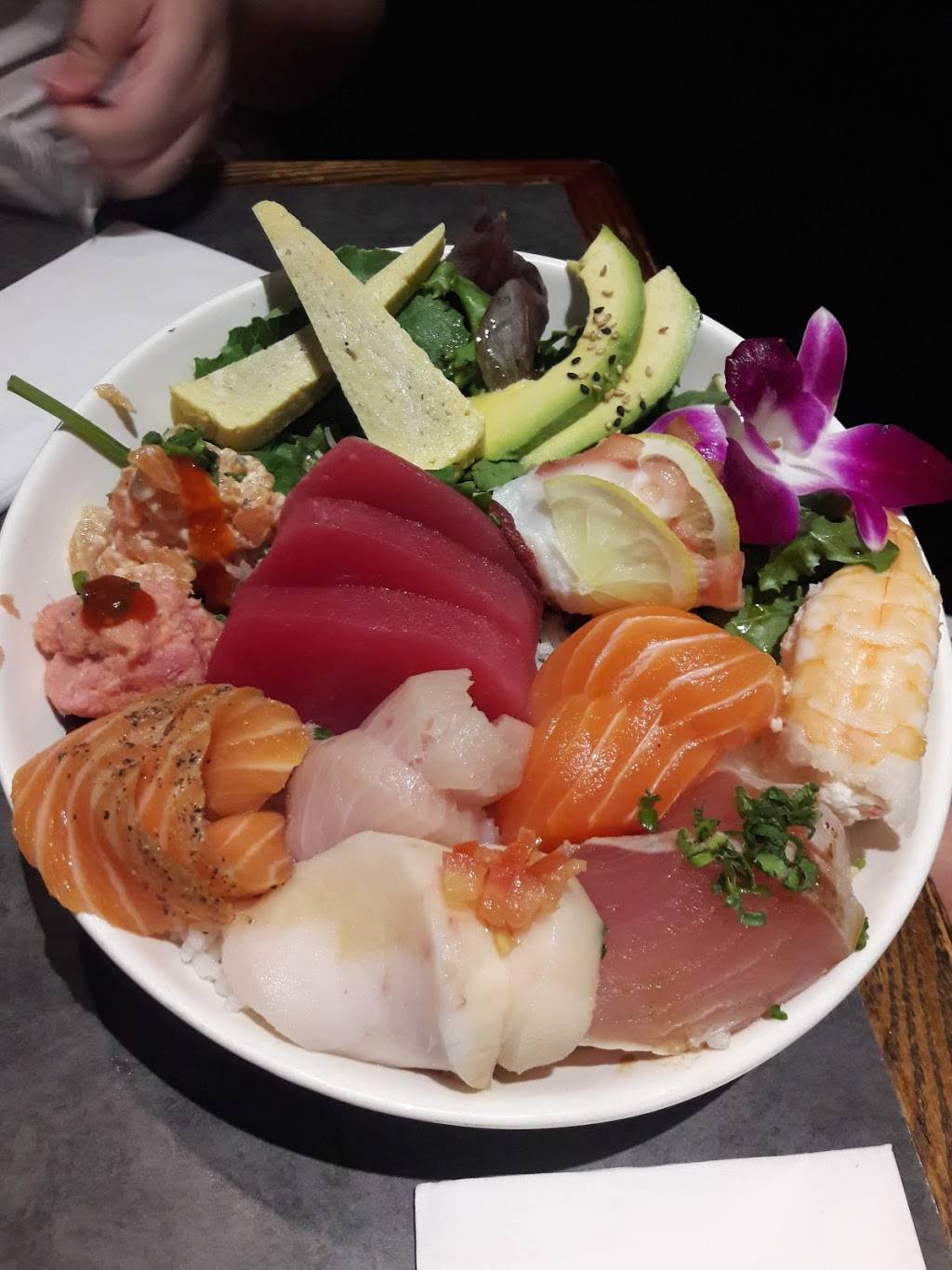 Sakana Sushi and Grill | restaurant | 20250 N 59th Ave, Glendale, AZ 85308, USA | 6235663595 OR +1 623-566-3595