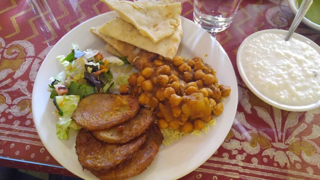 Gandhi Mahal Restaurant | restaurant | 3009 27th Ave S, Minneapolis, MN 55406, USA | 6127295222 OR +1 612-729-5222