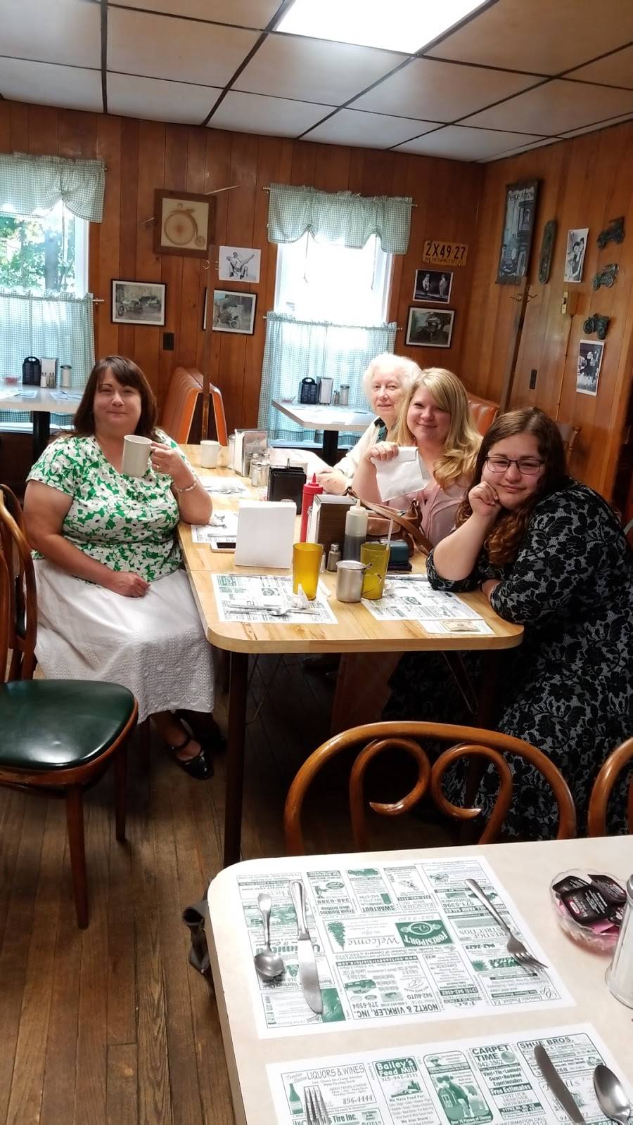 Forestport Diner | restaurant | 12226 Woodhull Rd, Forestport, NY 13338, USA | 3153922230 OR +1 315-392-2230