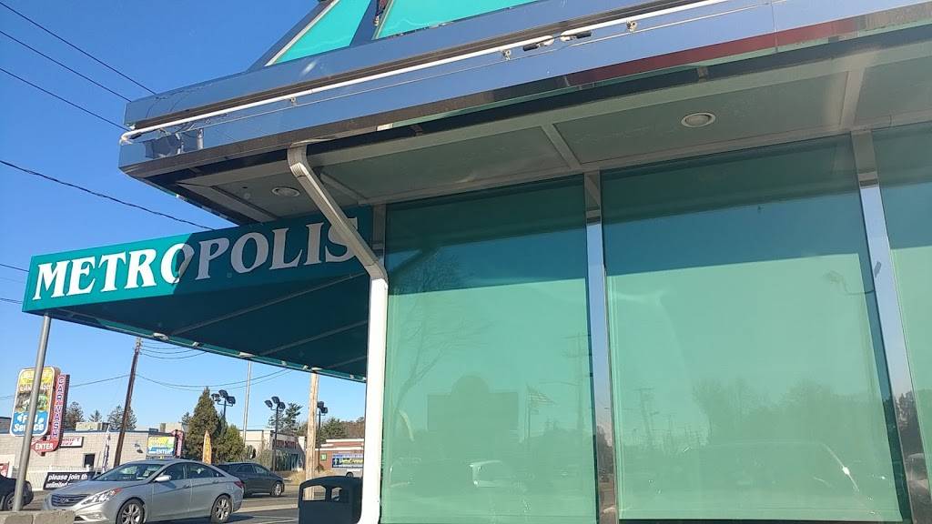 Metropolis Diner | restaurant | 1711 NY-112, Medford, NY 11763, USA | 6317582427 OR +1 631-758-2427