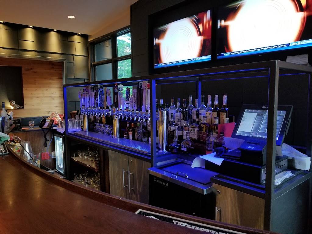 The Roost | restaurant | Topnotch Resort, 4000 Mountain Rd, Stowe, VT 05672, USA | 8022536471 OR +1 802-253-6471