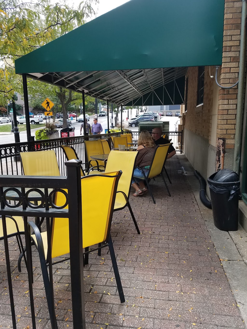 Minskys Pizza | restaurant | 427 Main St, Kansas City, MO 64105, USA | 8164211122 OR +1 816-421-1122