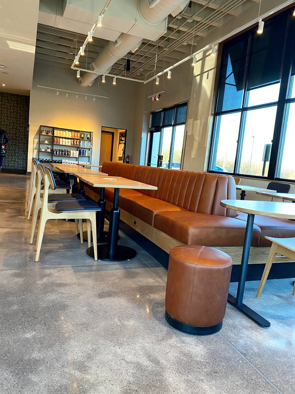 Starbucks | cafe | 617 Hennessy Way, Bowling Green, KY 42101, USA | 2708428588 OR +1 270-842-8588