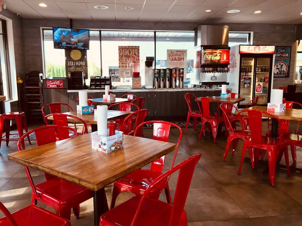 Slim Chickens | restaurant | 2120 N College Ave, Fayetteville, AR 72703, USA | 4794437546 OR +1 479-443-7546