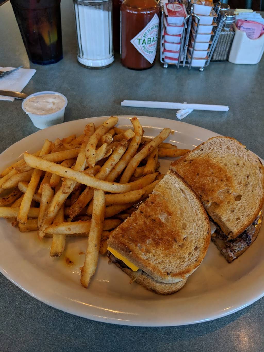 Gunters Restaurant | restaurant | 1057 El Camino Real, South San Francisco, CA 94080, USA | 6507611825 OR +1 650-761-1825