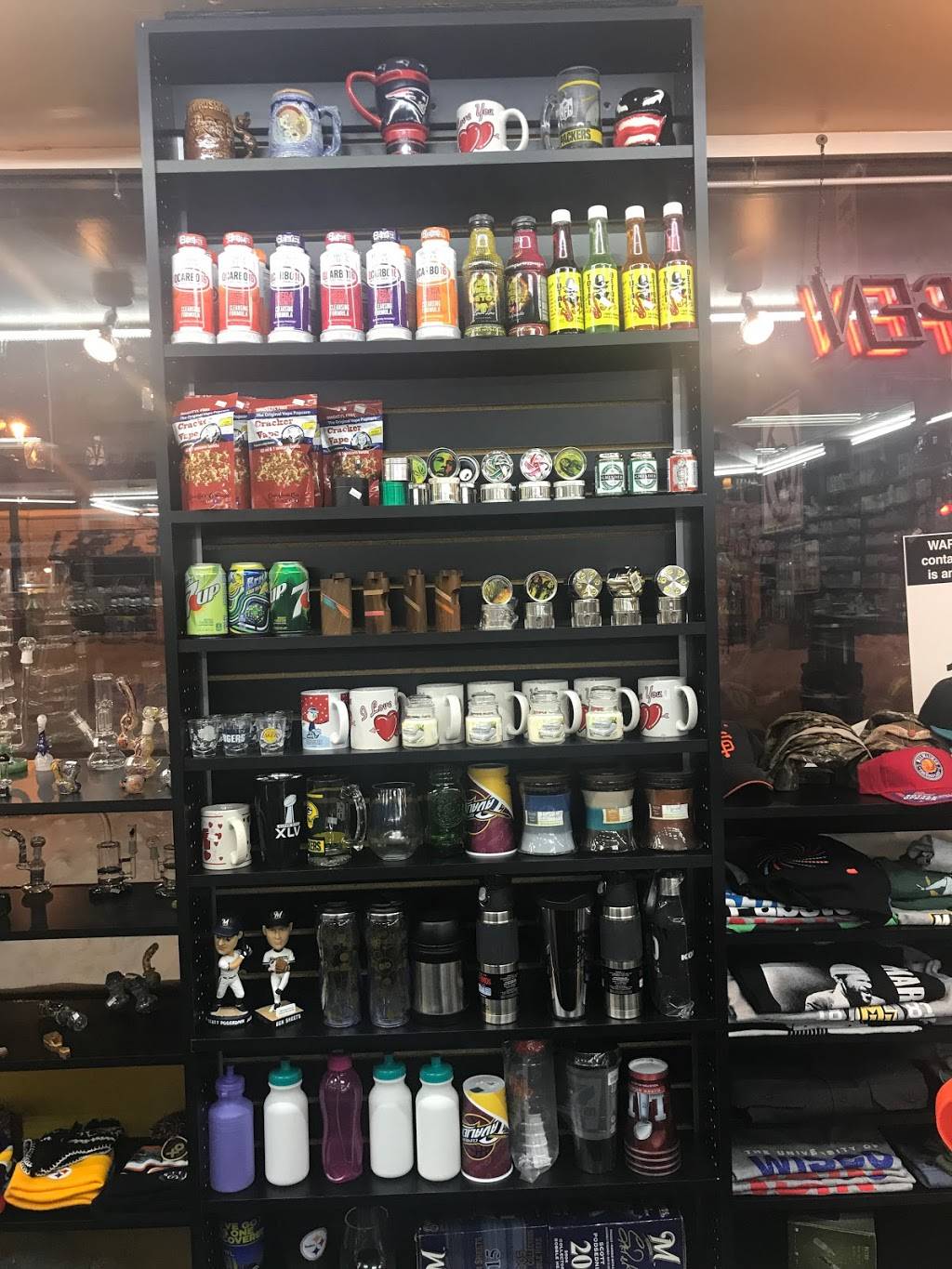 In & Out | restaurant | 701 W Wisconsin Ave, Milwaukee, WI 53233, USA | 4142209466 OR +1 414-220-9466