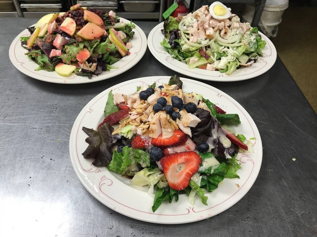 Michaels Restaurant | restaurant | 415 Broadway, Highland, IL 62249, USA | 6186548678 OR +1 618-654-8678