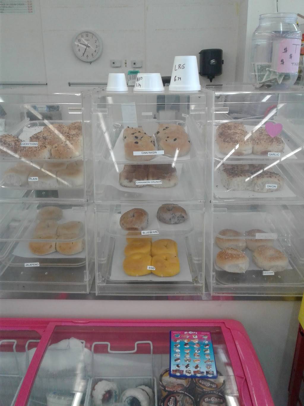 Bagel World | restaurant | 1907 Highway 524, Cocoa, FL 32926, USA | 3216315503 OR +1 321-631-5503