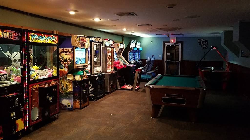 Big Dog Sports Bar & Grill | restaurant | 656 N High St, Bridgton, ME 04009, USA | 2078038491 OR +1 207-803-8491