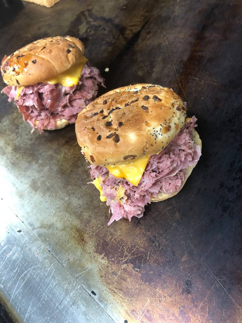 Lous Coney Island | restaurant | 19100 Mound Rd, Detroit, MI 48234, USA | 3138915222 OR +1 313-891-5222