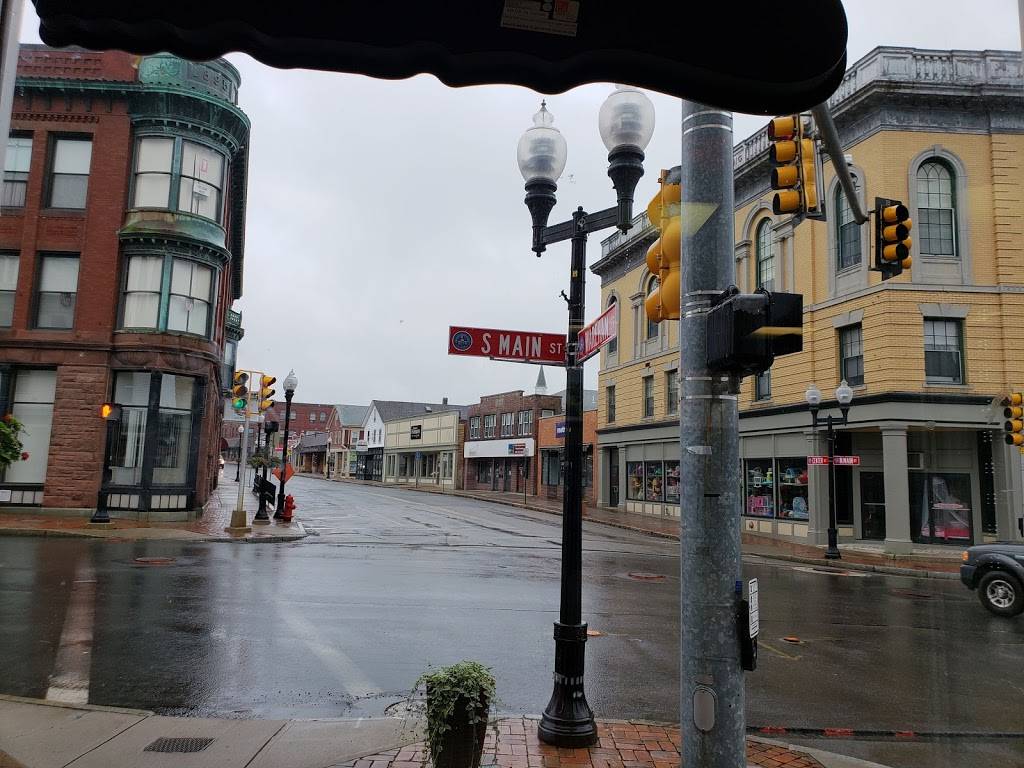 Lindos Pizza | restaurant | 2 Wareham St, Middleborough, MA 02346, USA | 5089461455 OR +1 508-946-1455