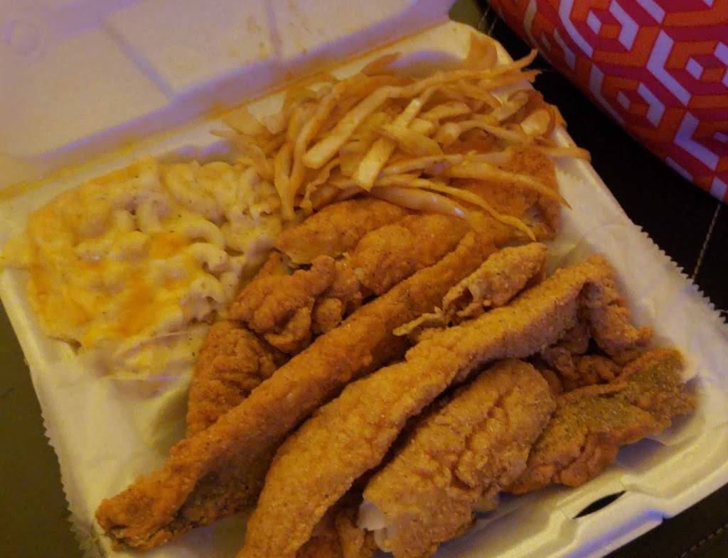 BGF Bobby Qs | restaurant | 447 N Main St, Freeport, NY 11520, USA | 5165444407 OR +1 516-544-4407