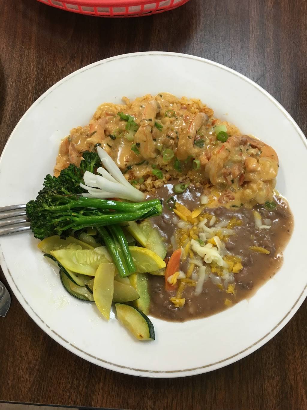 La Cascada Taqueria | restaurant | 10830 Merritt St #1, Castroville, CA 95012, USA | 8316333155 OR +1 831-633-3155