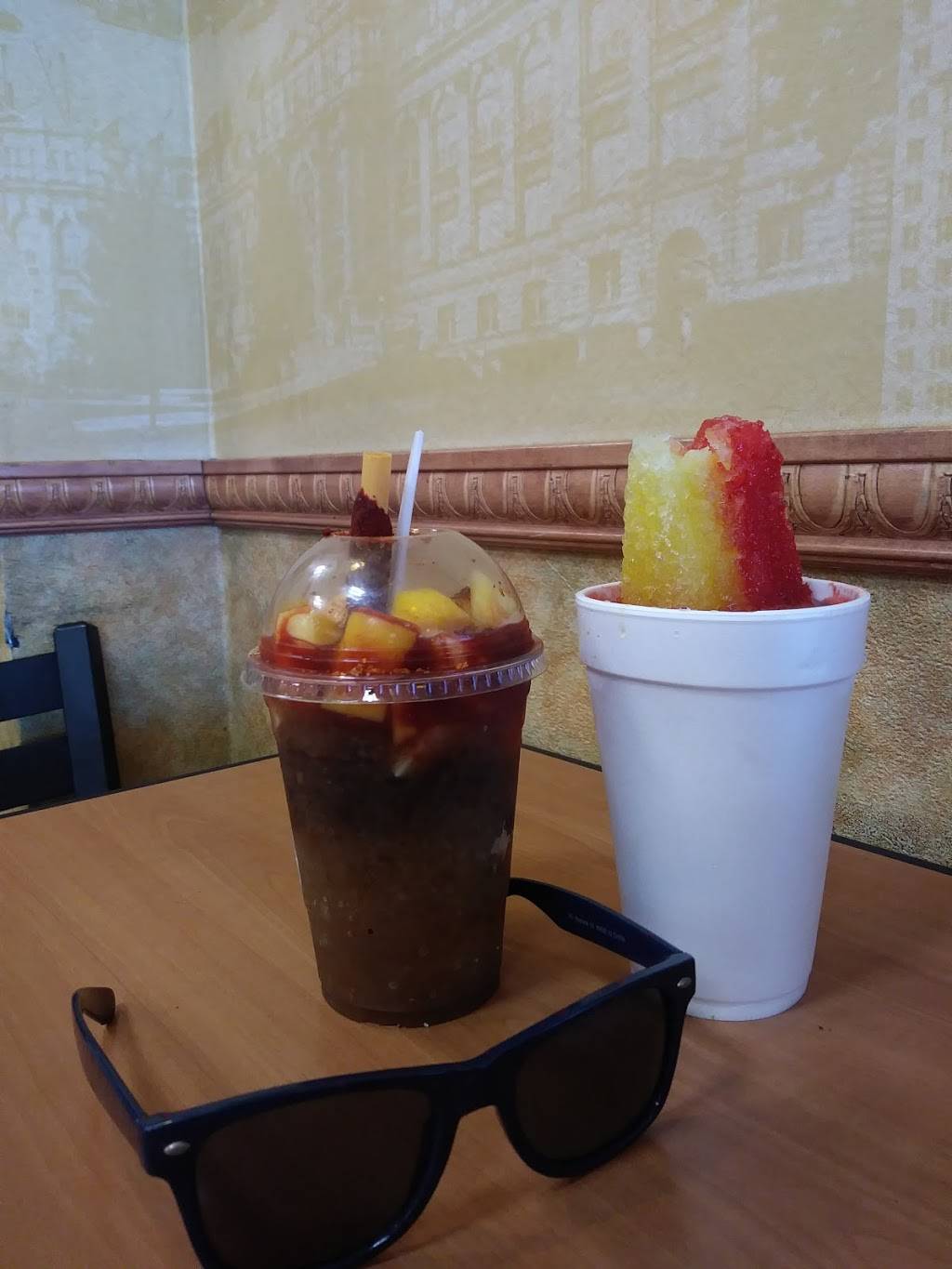 Long Beach Bionicos | restaurant | 433 W Anaheim St, Long Beach, CA 90813, USA | 5625991915 OR +1 562-599-1915