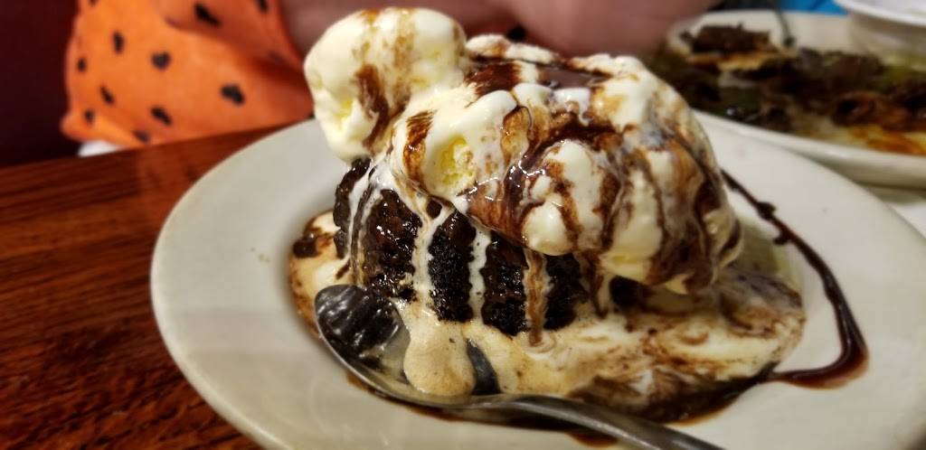 The Wood Booger Grill | restaurant | 921 Park Ave NW, Norton, VA 24273, USA | 2763250551 OR +1 276-325-0551