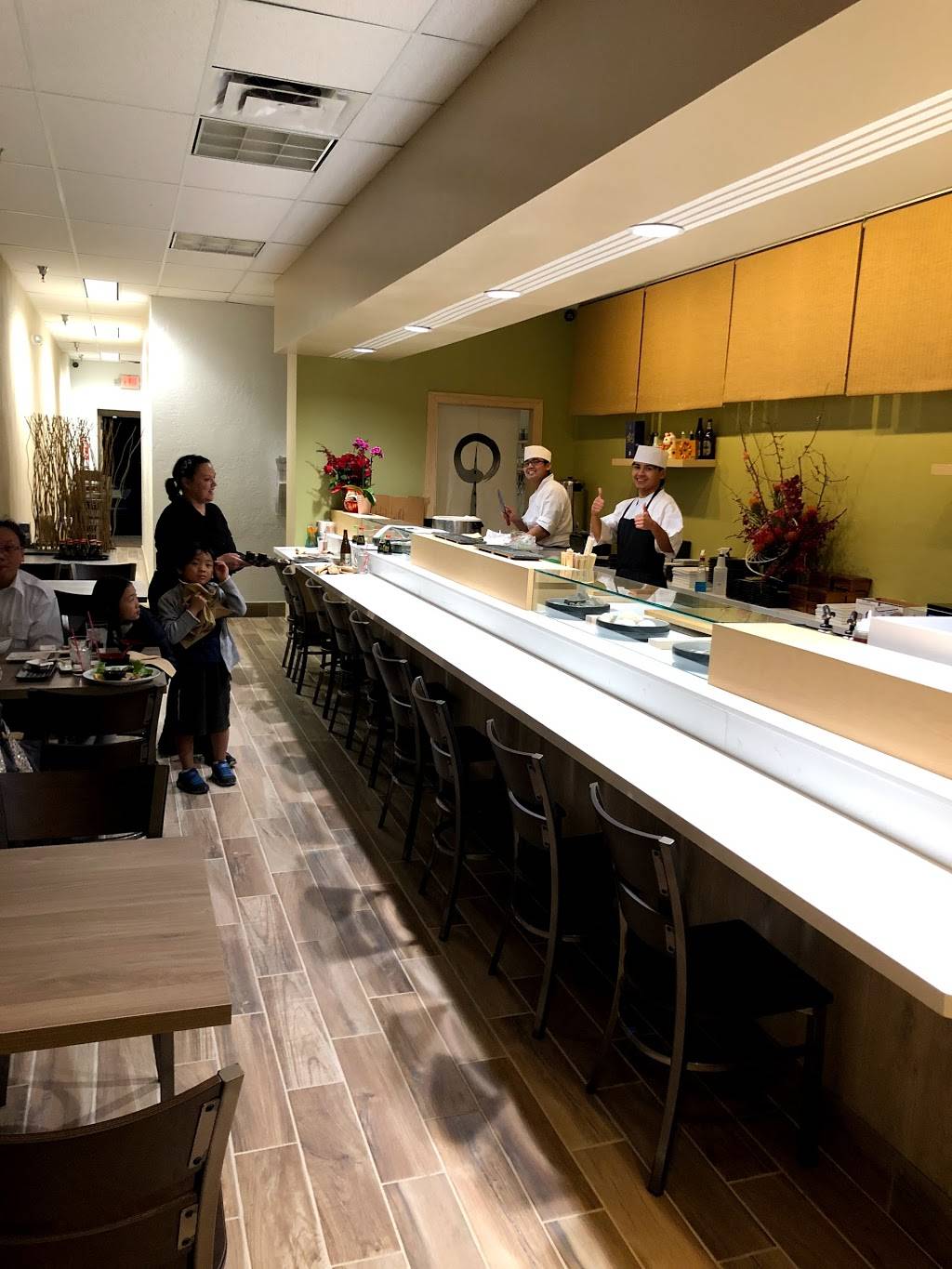 Sushi Nakano | restaurant | 4025 E Chandler Blvd, Phoenix, AZ 85044, USA | 6026032129 OR +1 602-603-2129