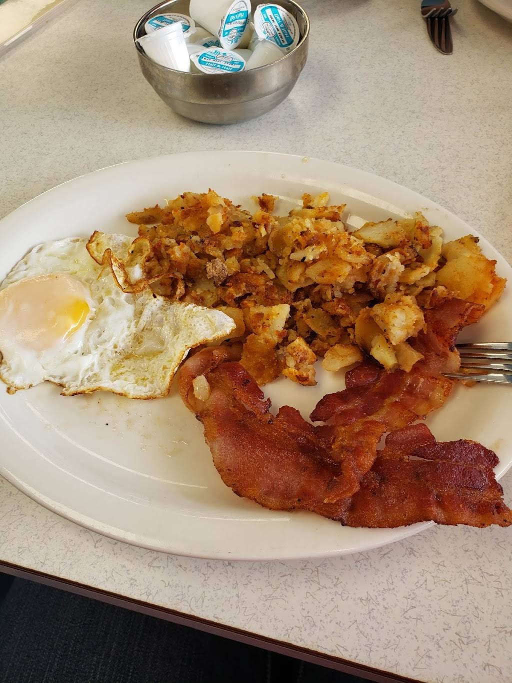 Bobs Diner | restaurant | 6053 Ridge Ave, Philadelphia, PA 19128, USA | 2154839002 OR +1 215-483-9002