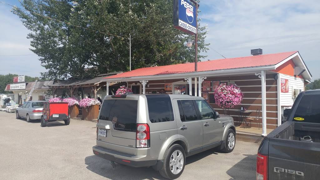 Casse Croute du Village | restaurant | 1449 Trans-Canada Hwy, Grand-Remous, QC J0W 1E0, Canada | 8194382442 OR +1 819-438-2442