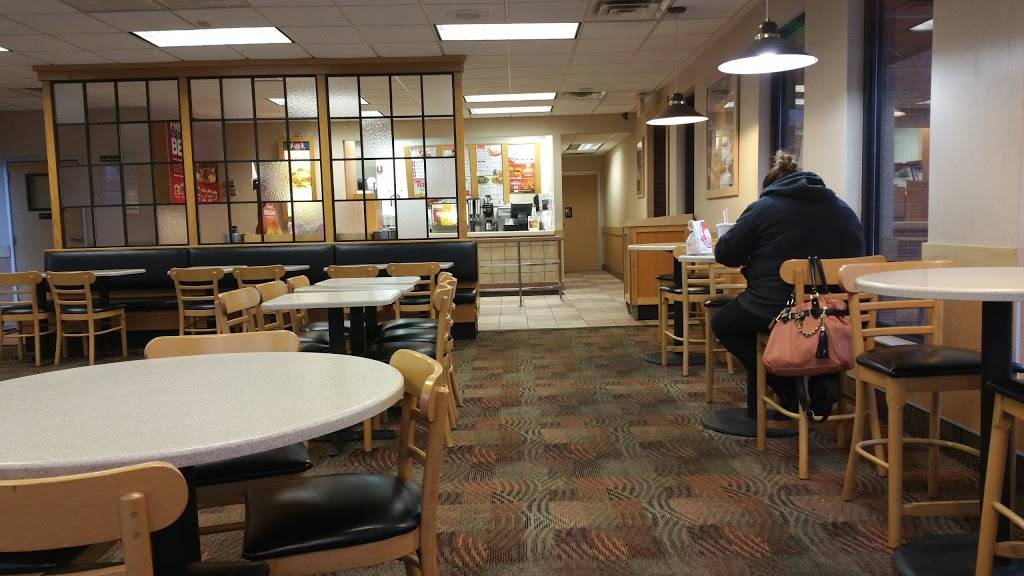 Wendys | restaurant | 3735 Pearl Rd, Cleveland, OH 44109, USA | 2167411990 OR +1 216-741-1990