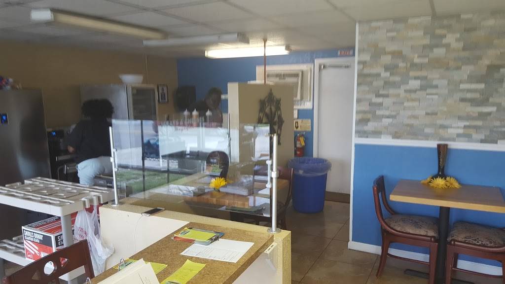 J & T Smokehouse | restaurant | 9926 US-441, Leesburg, FL 34788, USA | 3522723612 OR +1 352-272-3612