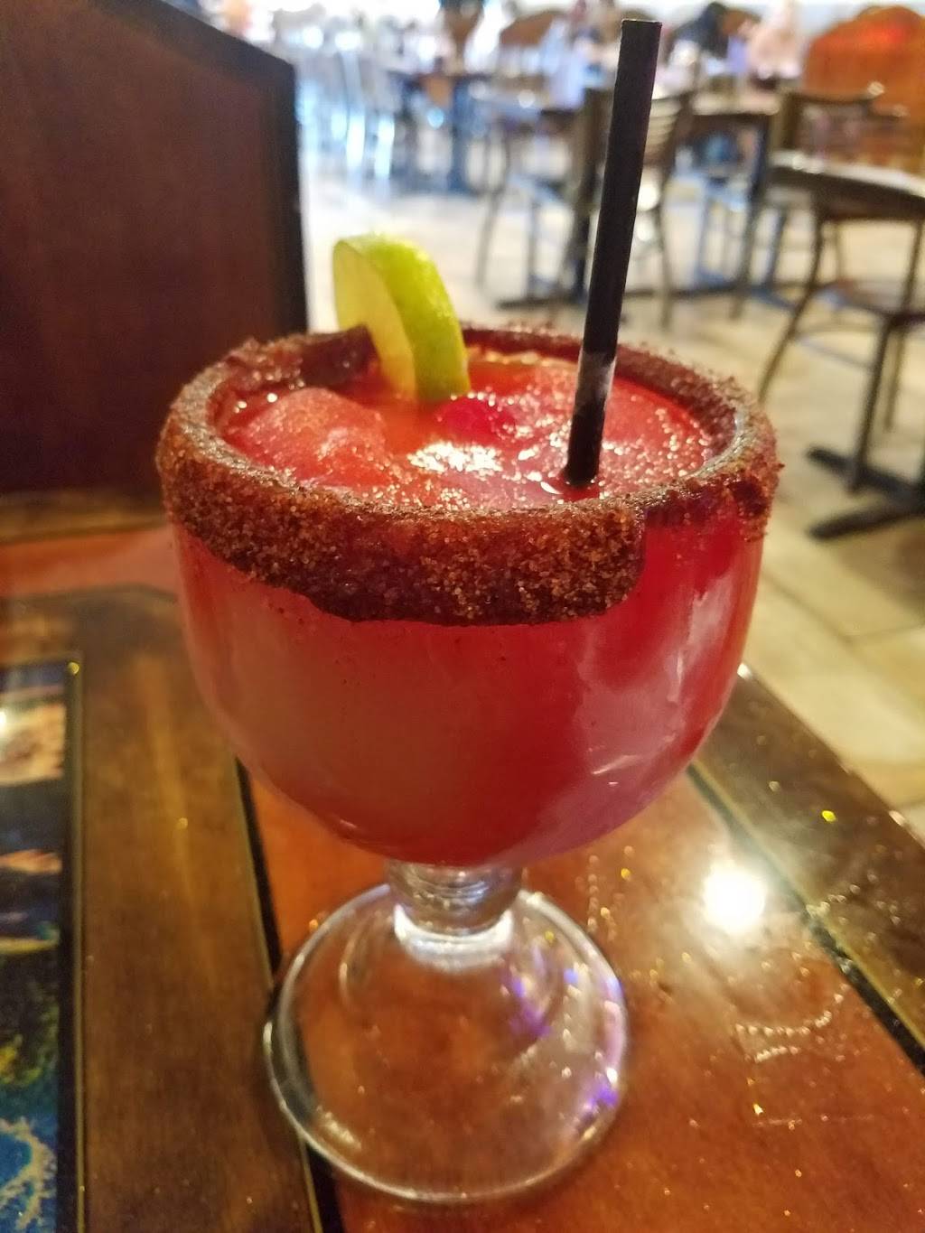 La Perla Bar & Grill | restaurant | 516 SW Military Dr, San Antonio, TX 78221, USA | 2104740597 OR +1 210-474-0597