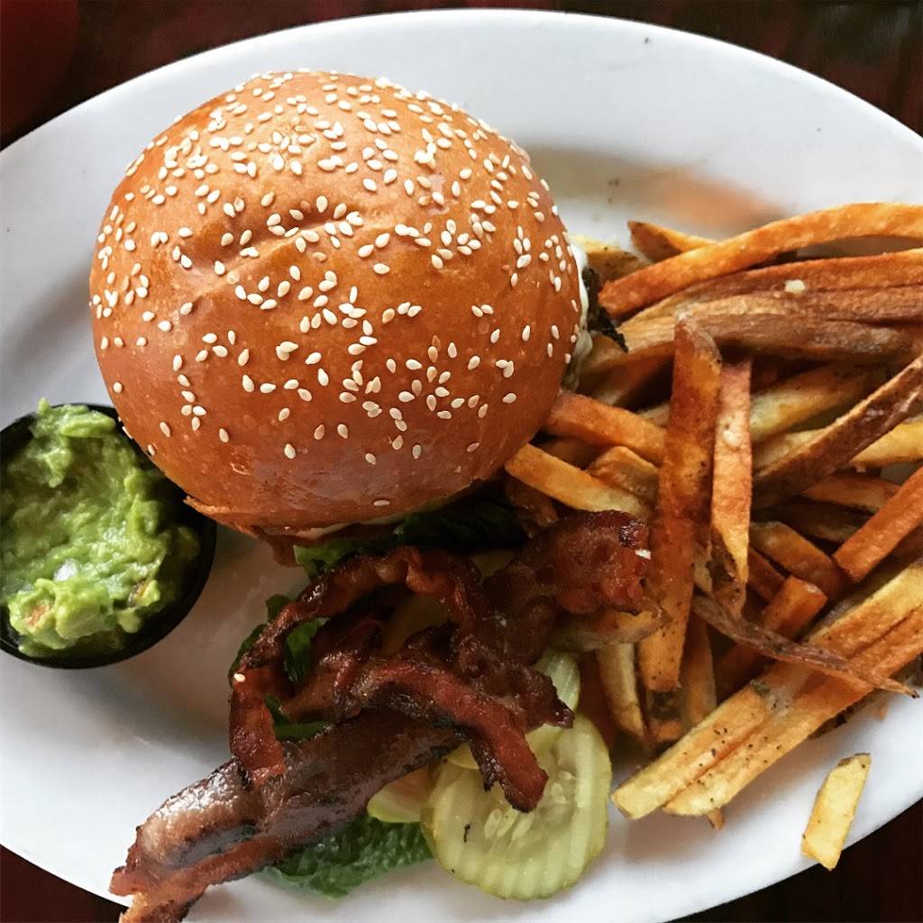 Tres Palms | restaurant | 16 East Ct, Babylon, NY 11702, USA | 6314821465 OR +1 631-482-1465