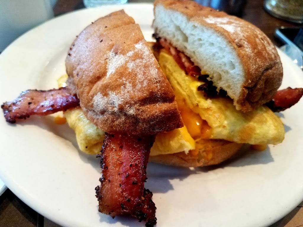 Matts Big Breakfast | restaurant | 3118 E Camelback Rd, Phoenix, AZ 85016, USA | 6028403450 OR +1 602-840-3450