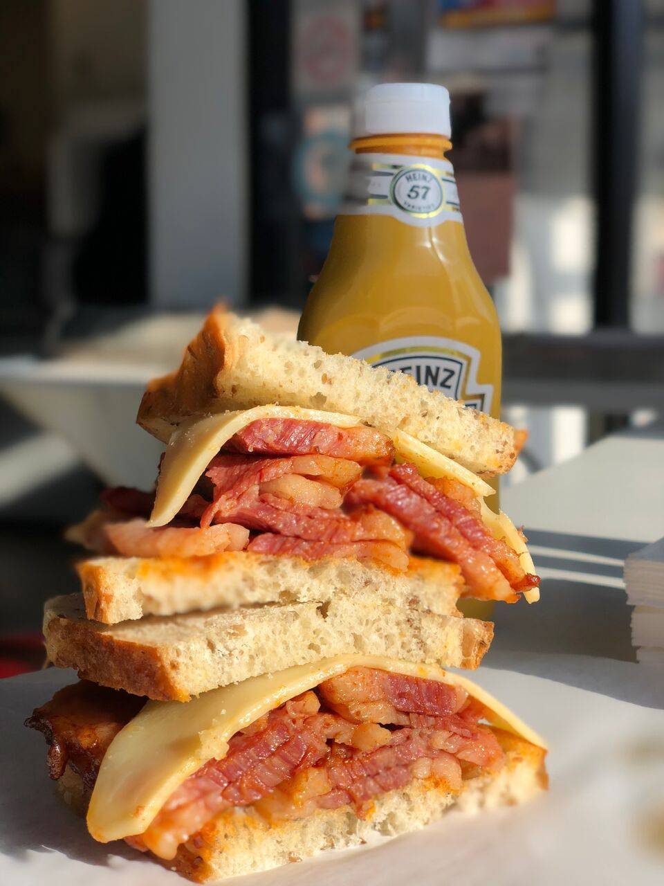 Jakes Deli North | meal delivery | 1634 W North Ave, Milwaukee, WI 53205, USA | 4145621272 OR +1 414-562-1272