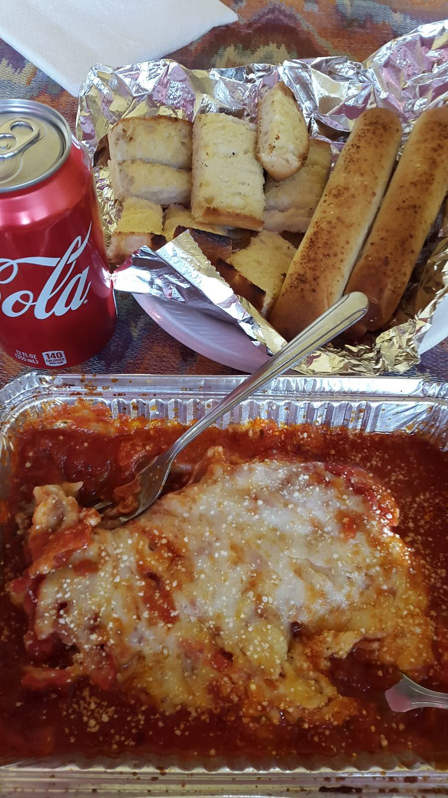 Najeras Pizza Place | restaurant | 146 N Main St, Dousman, WI 53118, USA | 2629653333 OR +1 262-965-3333