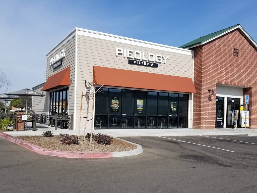 Pieology Pizzeria, Clovis / Trading Post | restaurant | 870 Herndon Ave, Clovis, CA 93612, USA | 5599407330 OR +1 559-940-7330