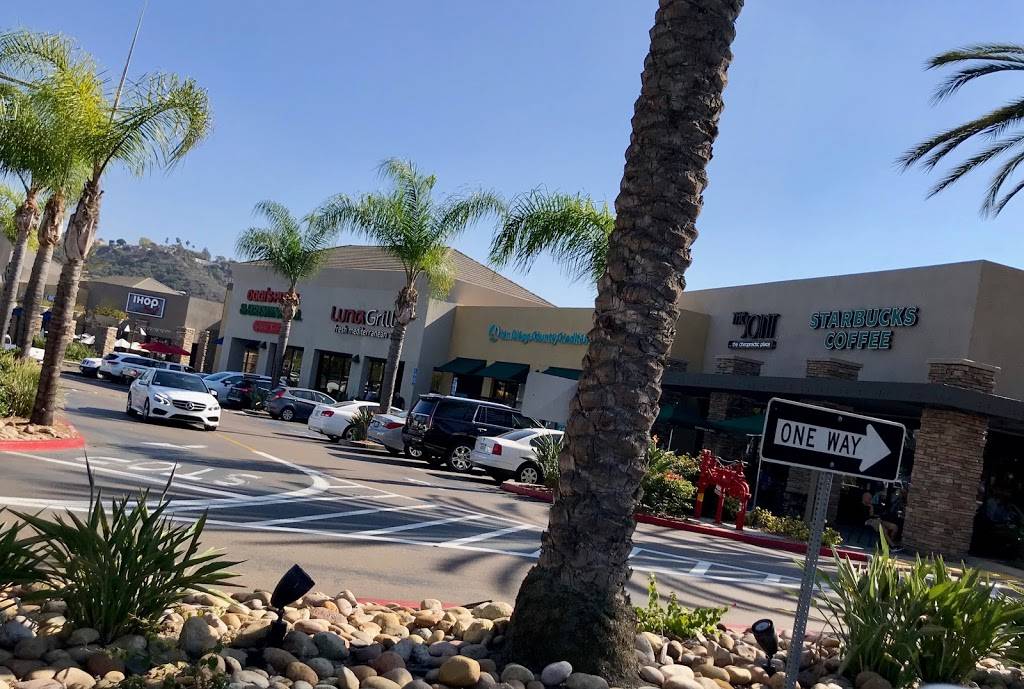 Luna Grill | restaurant | 2245 Fenton Pkwy Suite 105, San Diego, CA 92108, USA | 6195165862 OR +1 619-516-5862